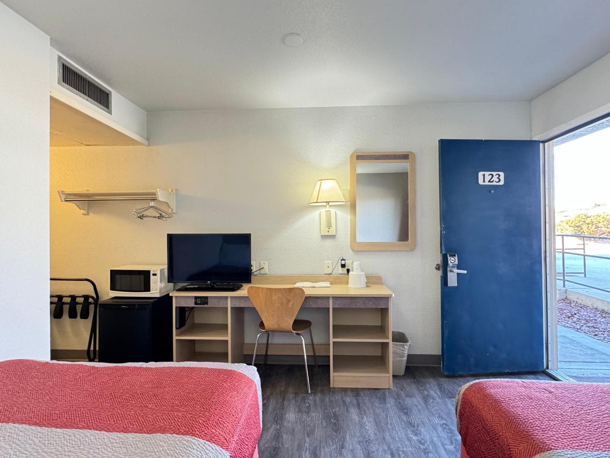 6-casper, Wy Hotel